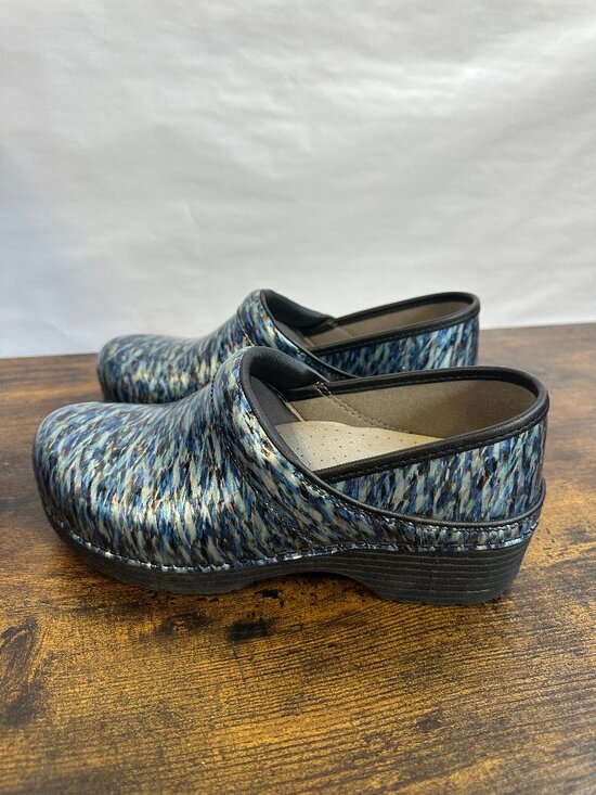 Dansko Shoes - Dansko LT Pro Women 39 Blue Waves Patent Leather Clogs Slip Resistant